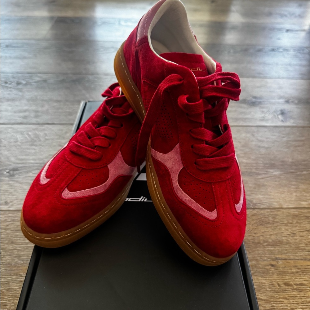 Podium red Suede Sneakers with Gum Sole